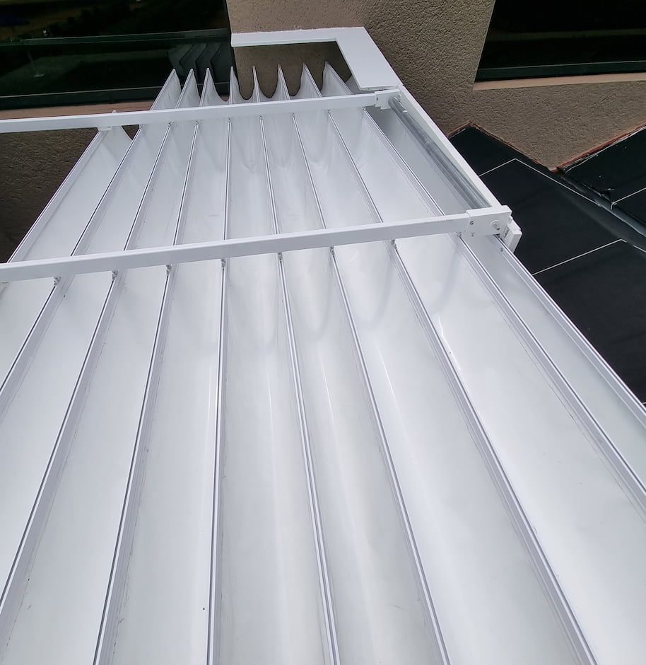 Sistema de palillería retráctil para terraza residencial - DIDANF